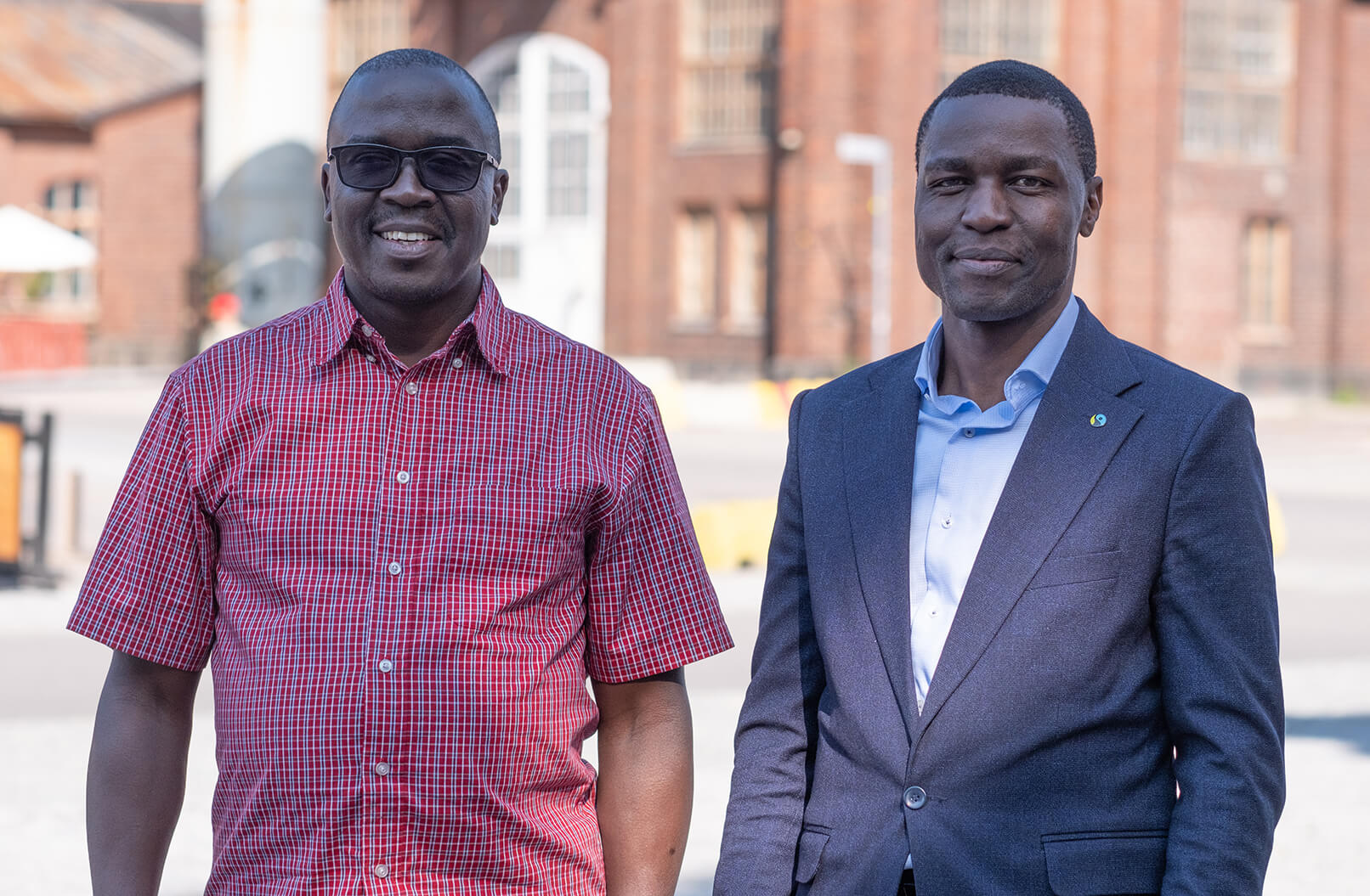 Reilun kaupan Afrikan tuottajajärjestön, Fairtrade African, ohjelmajohtaja Chris Oluoch ja toiminnanjohtaja Isaac Tongola.